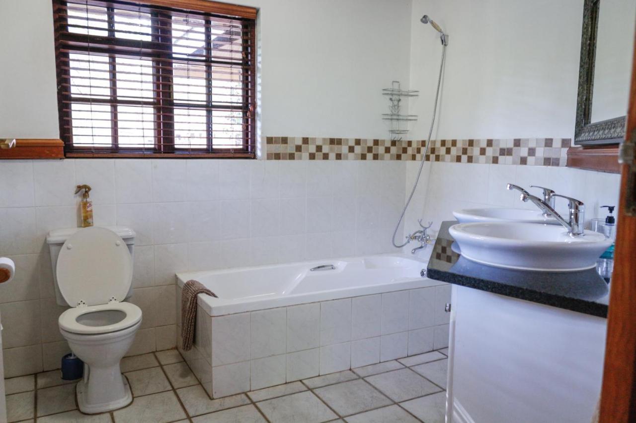 25 On Catherine Pretoria-Noord Esterno foto